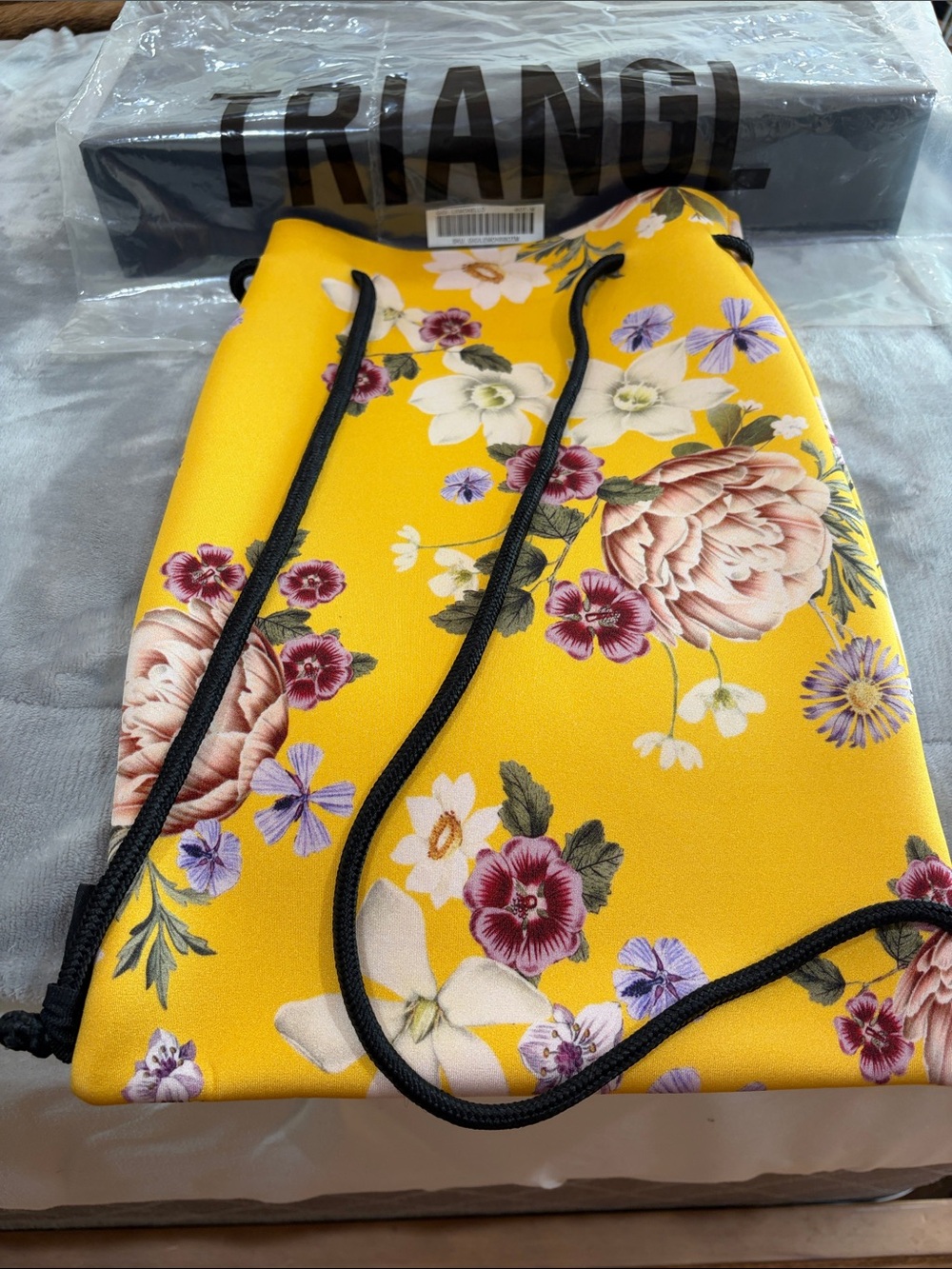TRIANGL DELPHINE Yellow Floral Drawstring swimsuit Bag with Black Cords. NWT